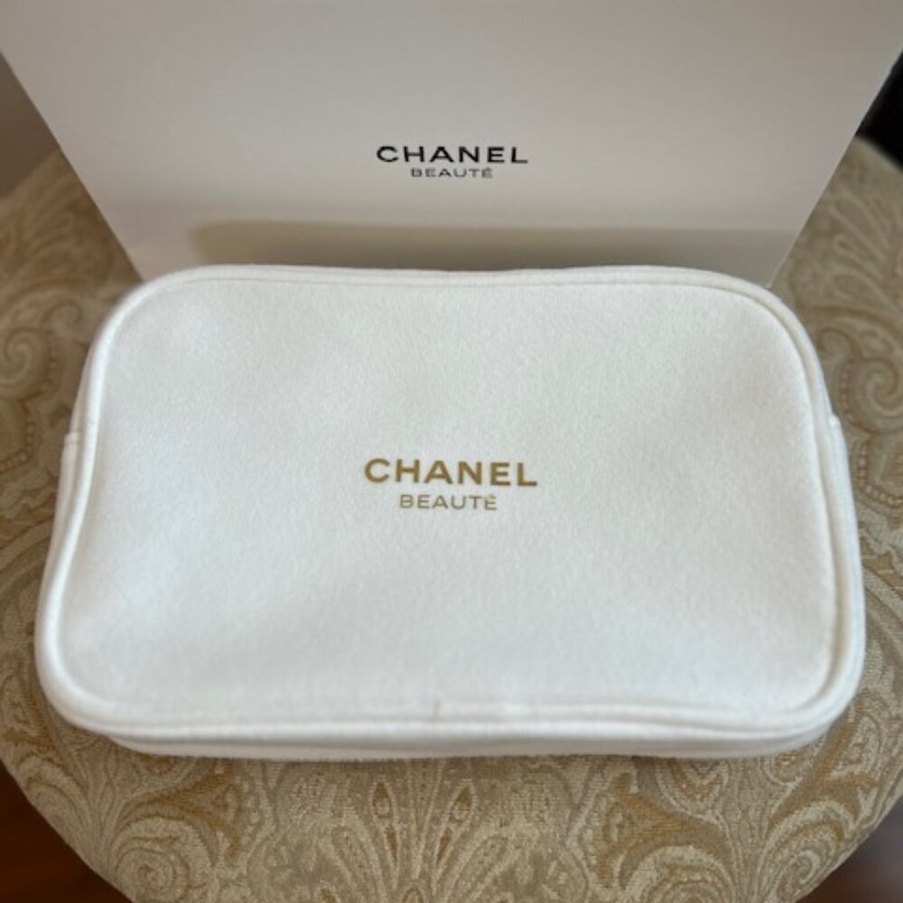 Authentic Chanel 'Gift with Purchase' accessory bag and Chanel shopping bag